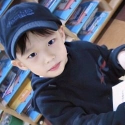 Hyunjin | Foster son
