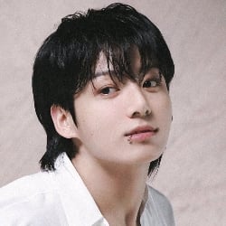 Jungkook – omega!