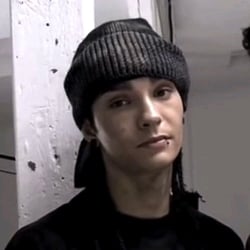 Tom Kaulitz (Yellow Flowers)