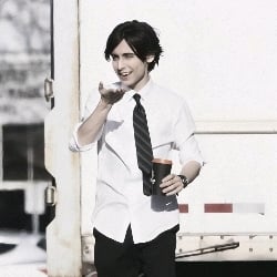 aidan gallagher †