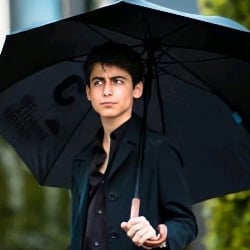 Aidan... Gallagher...