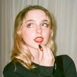 McKenna Grace | lipstick brands