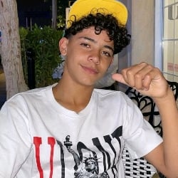 ★| Chris Jr.