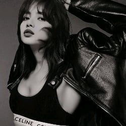 🖤//༻Lisa manoban༺//🖤