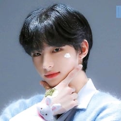 ─Hwang Hyunjin.─