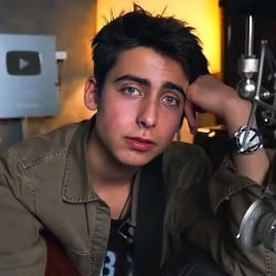aidan gallagher