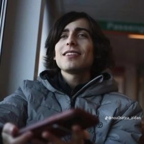 Aidan Gallagher 🤗