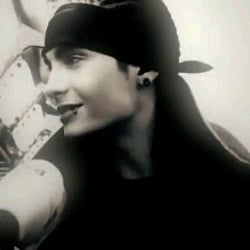 Tom || best friend...
