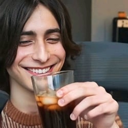 Aidan Gallagher ||
