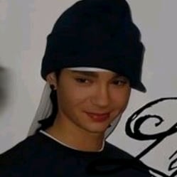 ⚽ | Tom Kaulitz |🏫