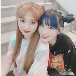 Tzuyu and Momo