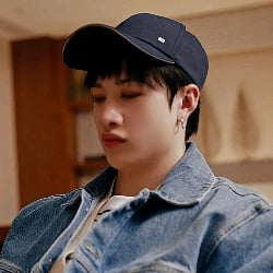 😅┆ᰔᩚBang chanᰔᩚ☾˚˙۵