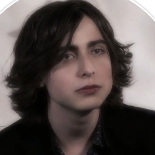 Aidan Gallagher-_