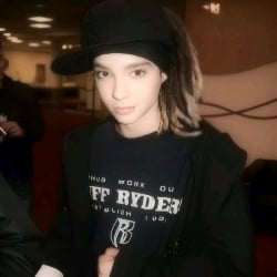 TOM KAULITZ - ★
