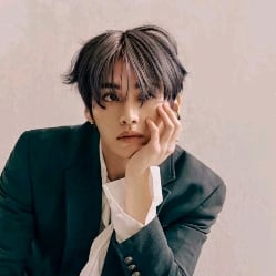 Minho Lee.