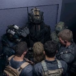 6 military men in the elevator