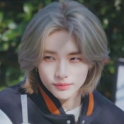 #︲' 𝗛wang 𝗛yunjin '︲