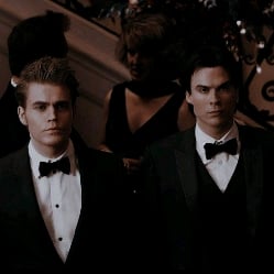 Stefan y Damon Salvatore