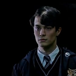 Tom Riddle (eating problems)
