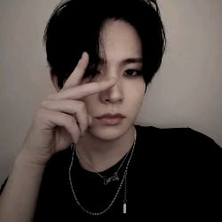 💋 ⏤ Lee Heeseung