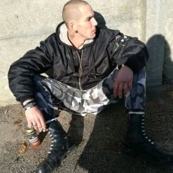 Skinhead (NSFW g@y)