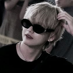 Taehyung (BL)