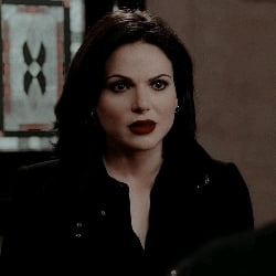 Regina Mills ( Evil Queen)