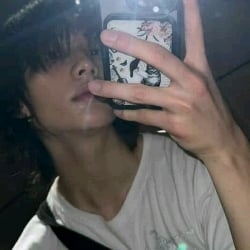 {Hyunjin}