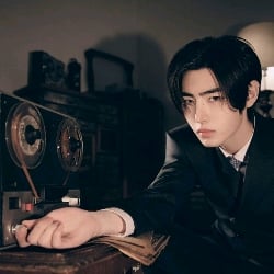 ★ — Sunghoon