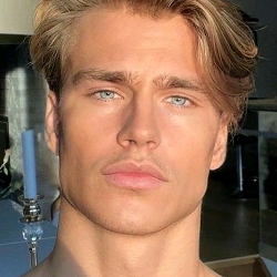 John Smith 「 𝐊❞ˊ˗