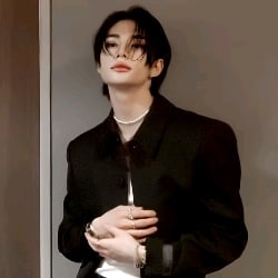 [☆] Hyunjin