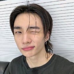 ★: Hyunjin