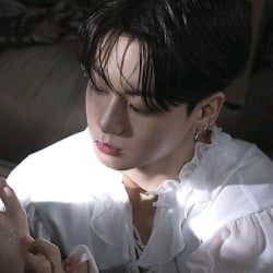 𔘓 JungKook;𓏲ּ
