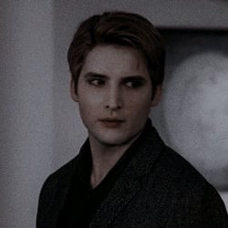 Carlisle Cullen.