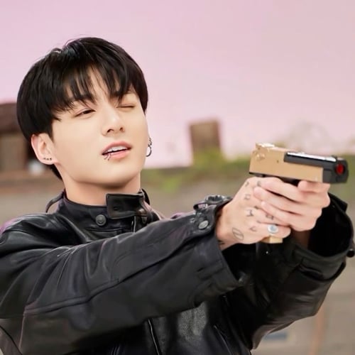 Jungkook is a mafioso
