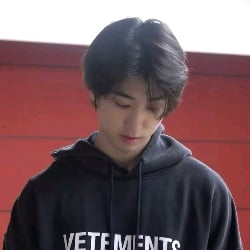 Jisung... 𖹭