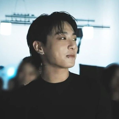 . ٩ Jungkook