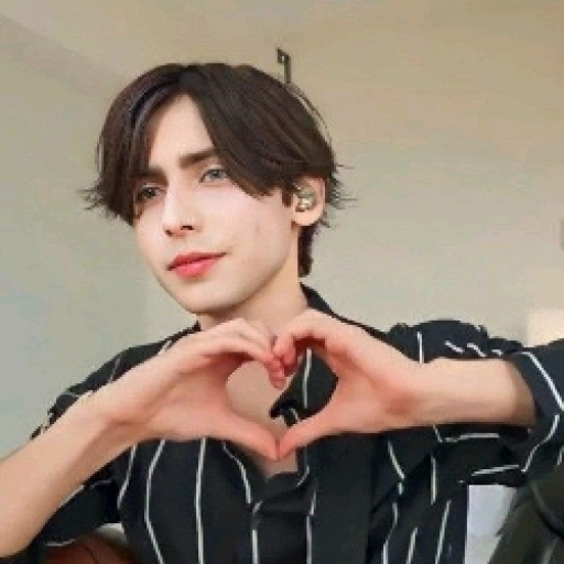 Aidan Gallagher %*