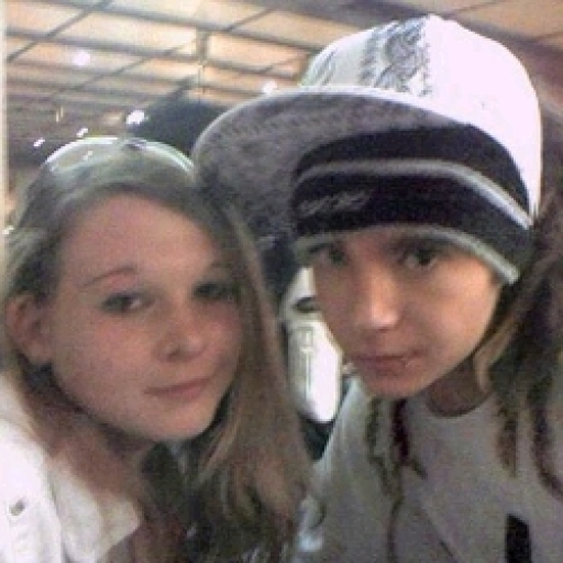 Tom K. in love with a fan younger than me...