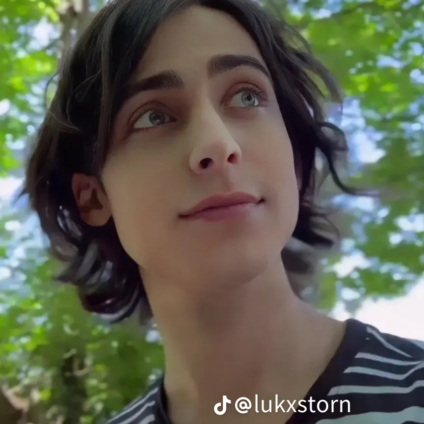 Aidan Gallagher ◉