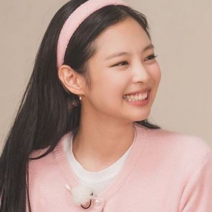 -Kim Jennie-