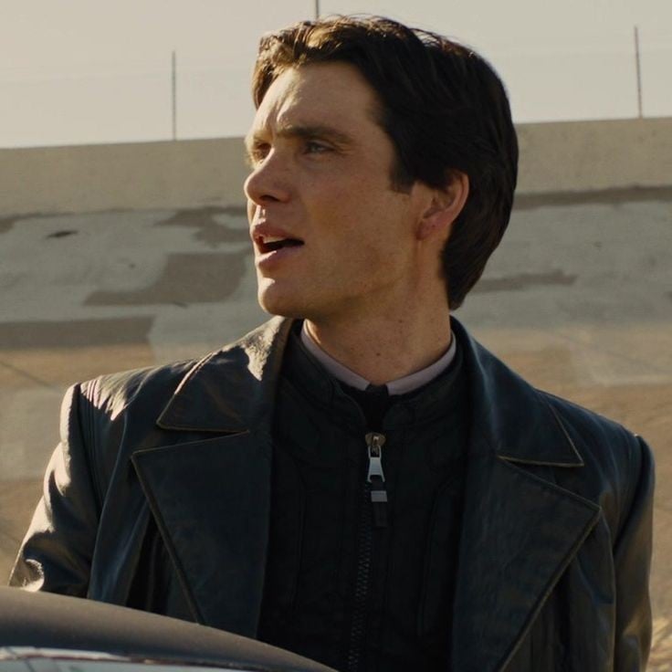 Raymond Leon (Cillian Murphy)