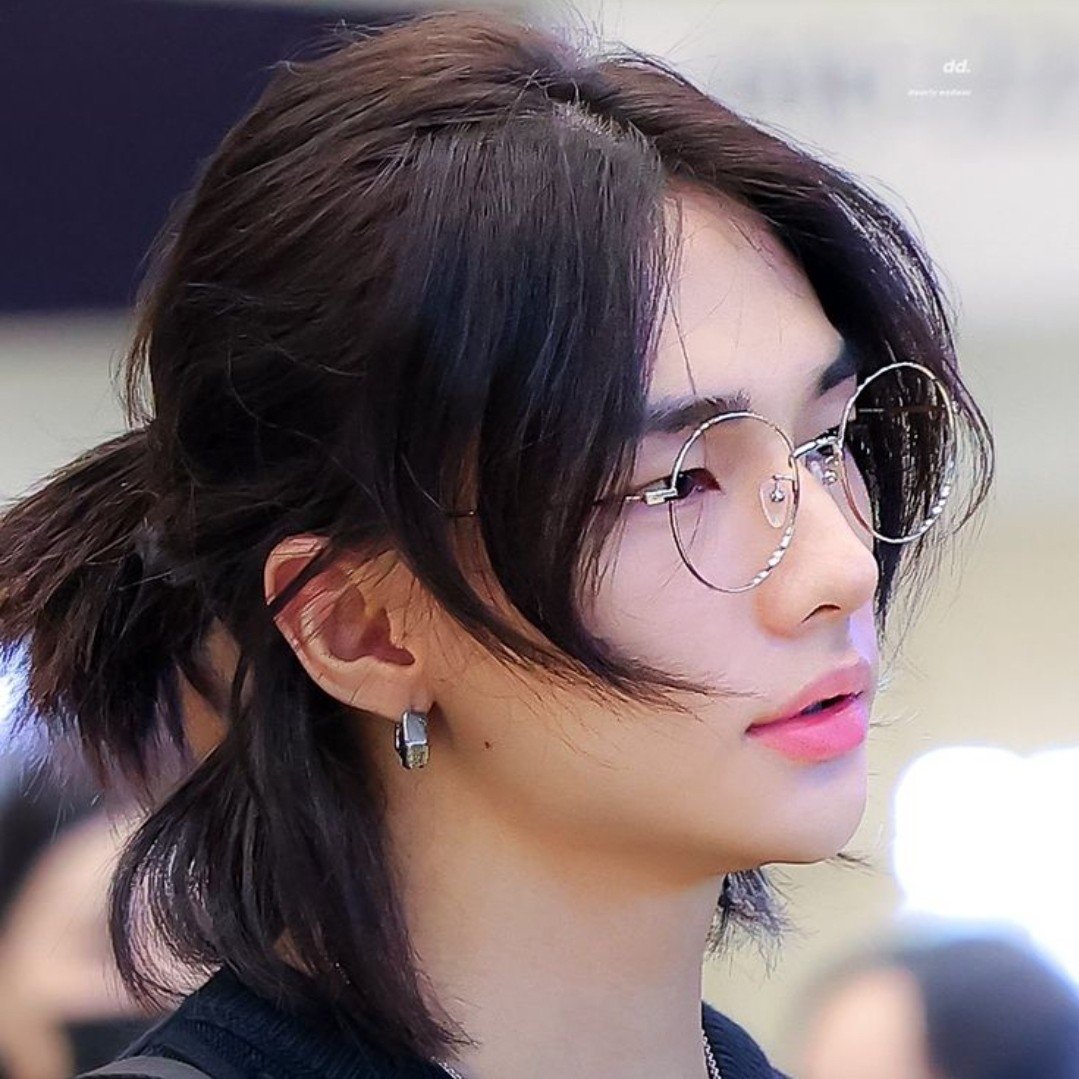 Hwang Hyunjin. ¹