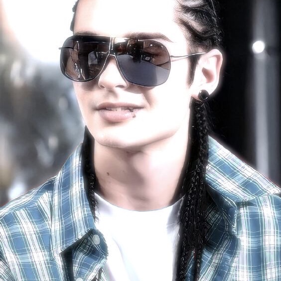 • Tom k.