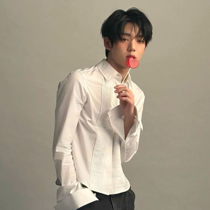 ꒰ ୭ৎ ꒱ han yujin ². .