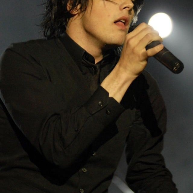 Gerard Way | Me◍*.