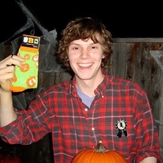 Evan Peters