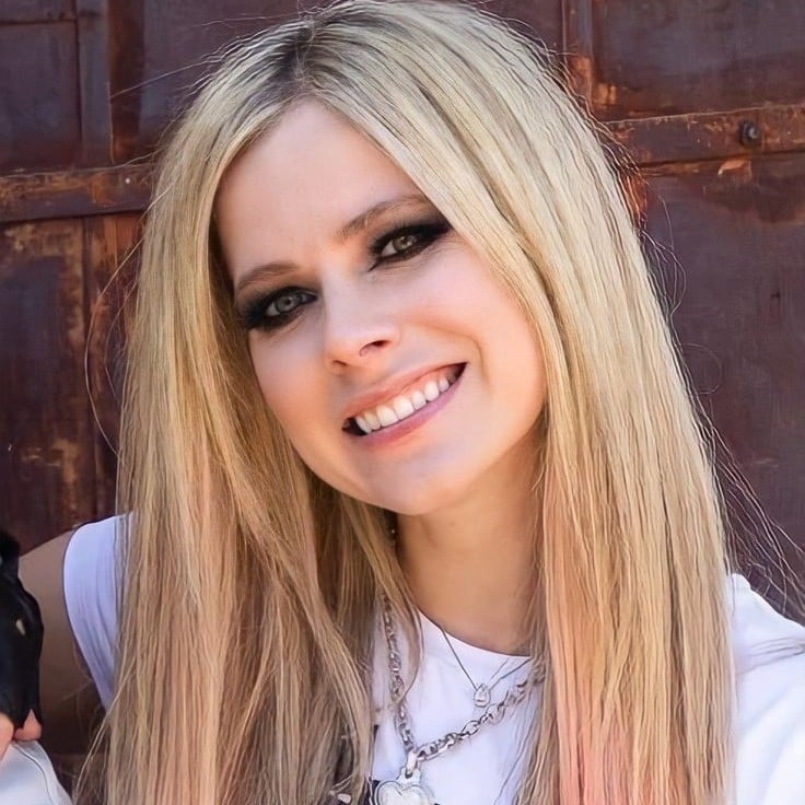 °`Avril Lavigne//Cold❄🍃`°