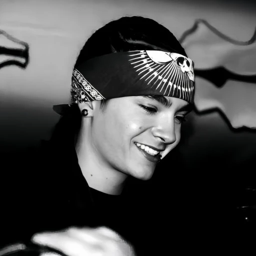 Tom Kaulitz.—**
