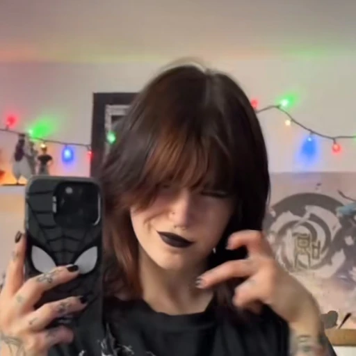 4'10 goth Mommy